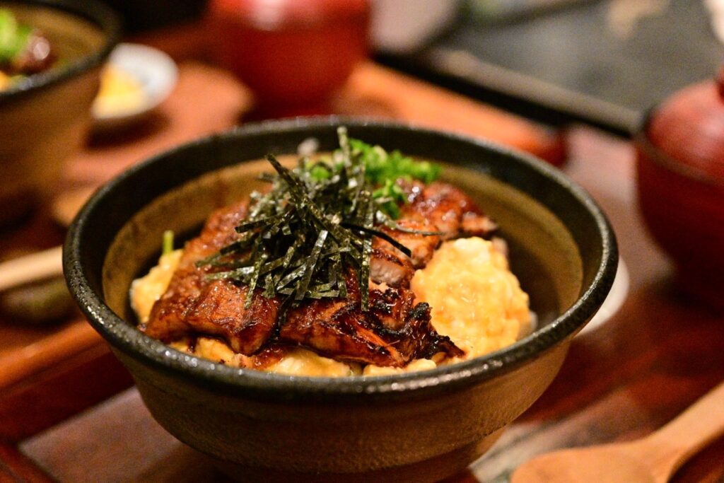 金のうな玉丼