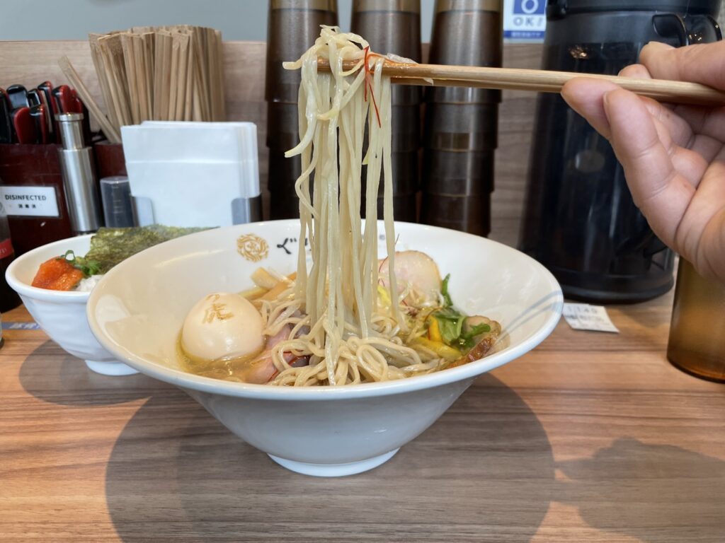 麺リフト採用