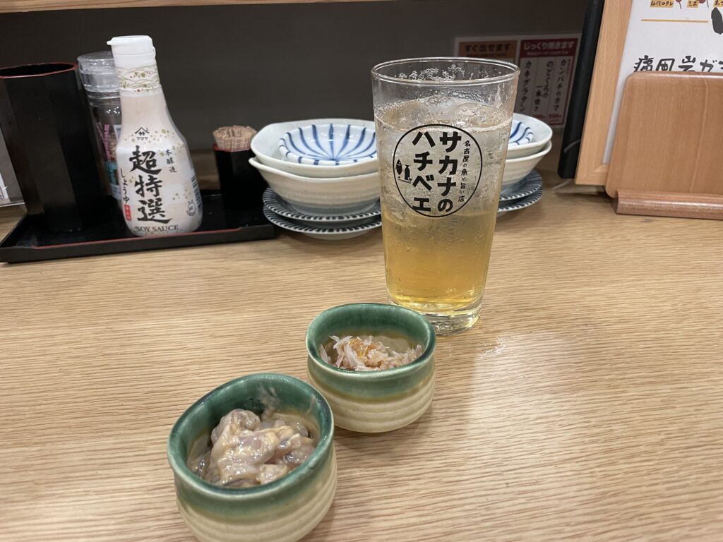 アルコールとつまみ