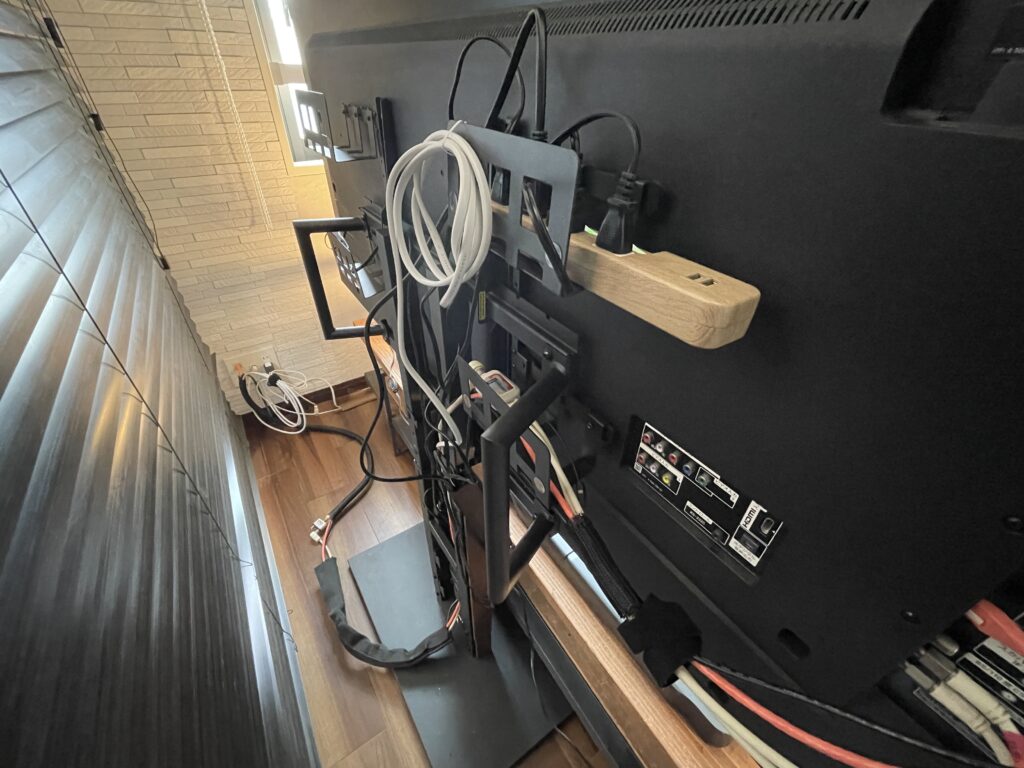テレビ裏配線